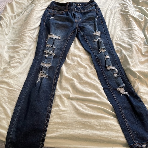 Mid Rise Skinny - Picture 2 of 4